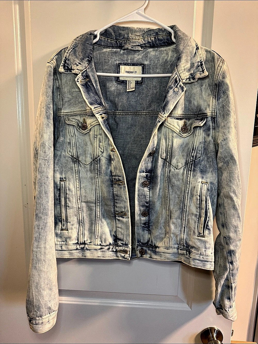 Forever 21 Acid Wash Denim Trucker Jacket Blue Large